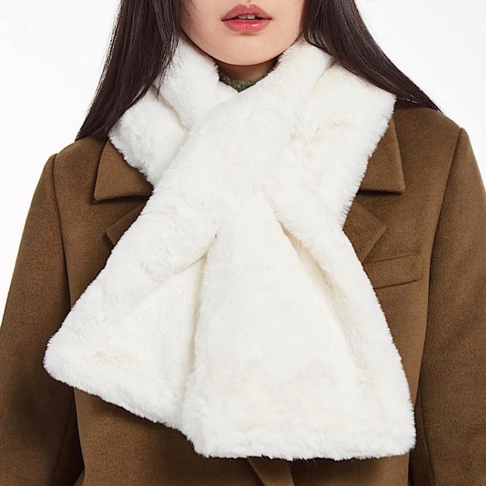 Apparis Bambi Faux‎ Fur Scarf Wrap Cream One Size NWT Vegan Super Soft Winter